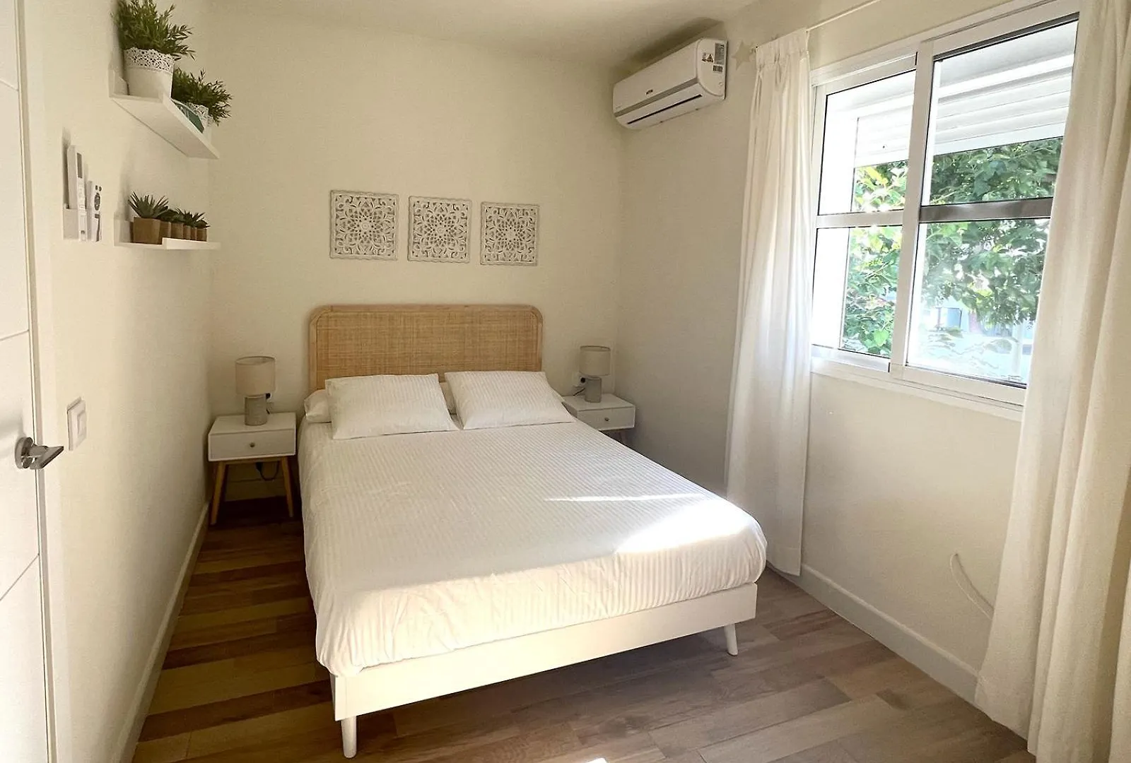 צ'יקלנה דה לה פרונטרה La Buganvilla 0*, צ'יקלנה דה לה פרונטרה ספרד